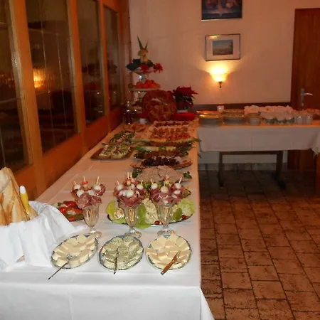 Hotel-pension Zum Bierhaus Hotell 3*