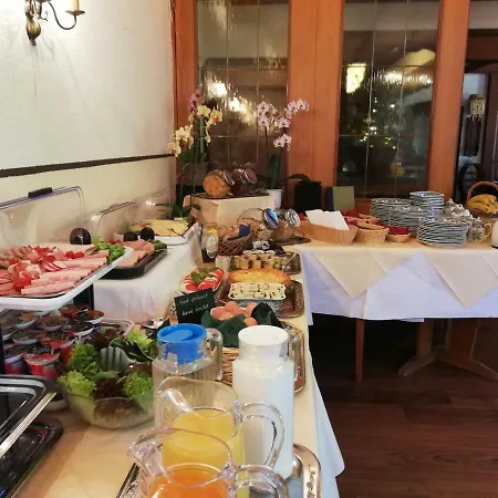 Hotel-pension Zum Bierhaus Hotell 3*